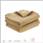 Hem seam anti-pilling blanket