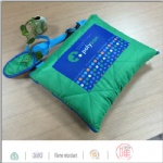 Quilted shoulder strap style picnic blanket